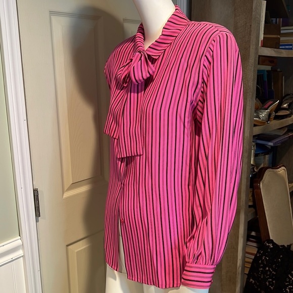 Vintage 80s Rino Rossi Barbie Hot Pink & Black Pinstripe Silk Blouse, Bow Tie - Picture 3 of 10
